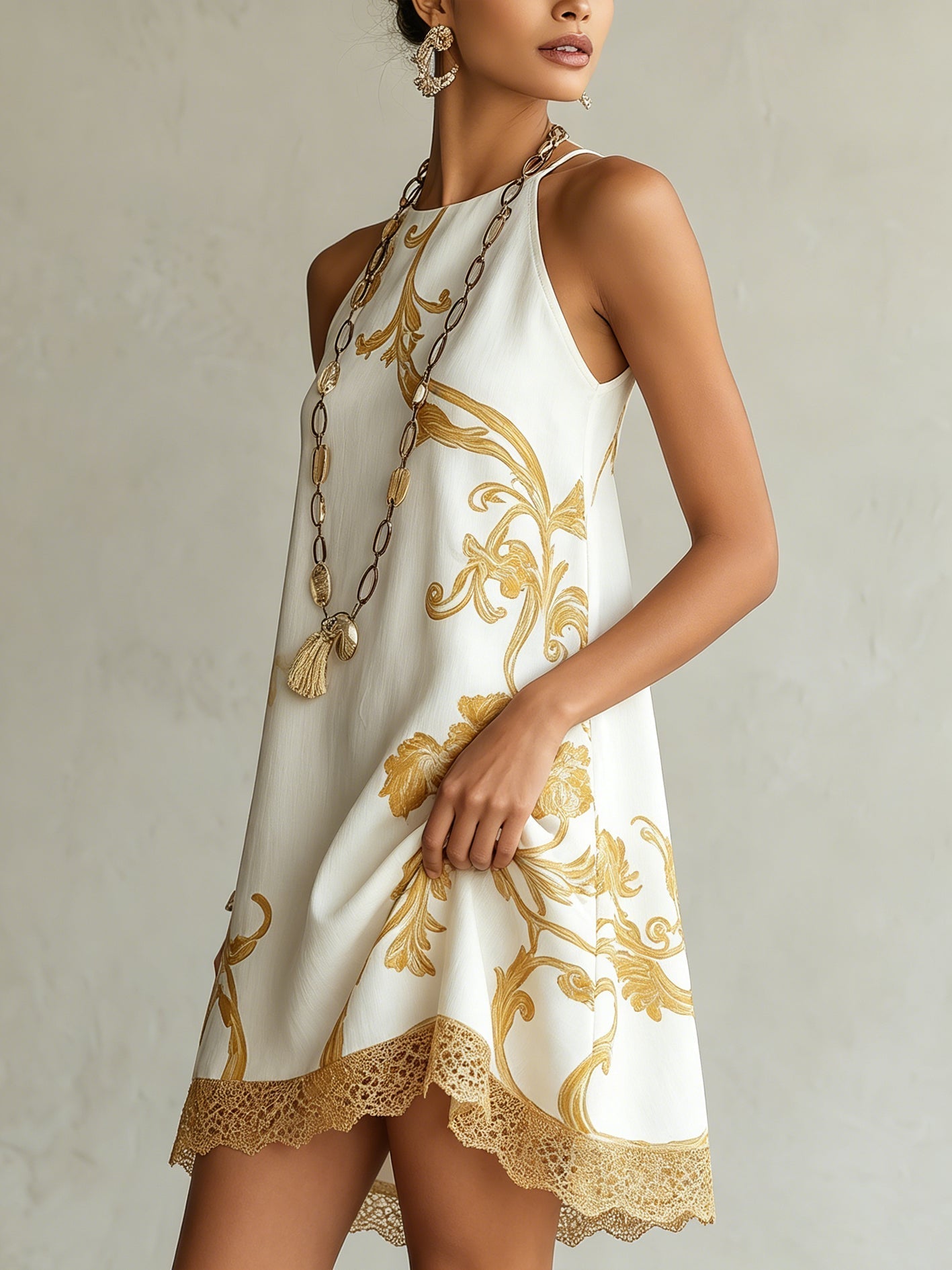 ALBI | Vestido corto de encaje estampado blanco y dorado