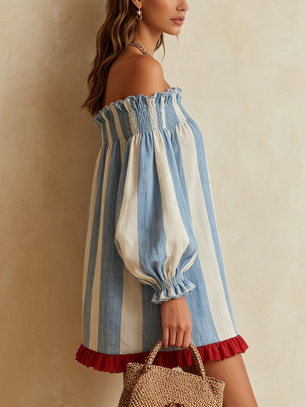 ALBI | Minivestido de rayas azules y blancas con escote de hombros descubiertos y dobladillo en contraste