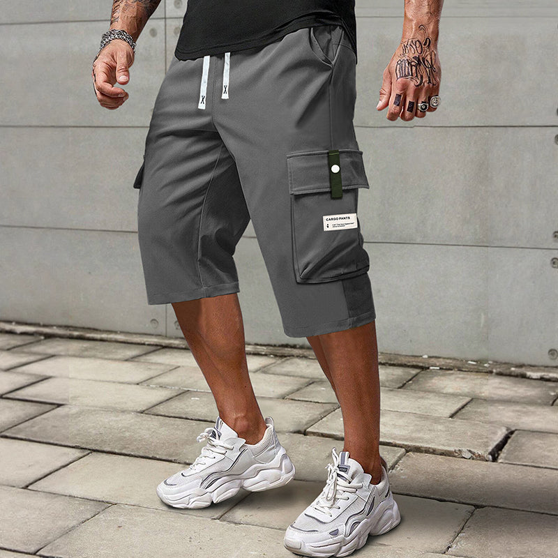 Pantalones cargo con cordón ALBI - Pantalones cortos tipo cargo - puesto en modelo