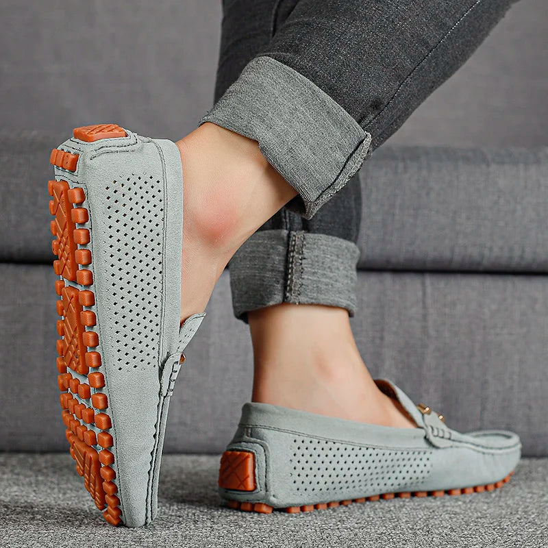 Mocasines ligeros con suela cómoda ALBI - puesto en modelo
