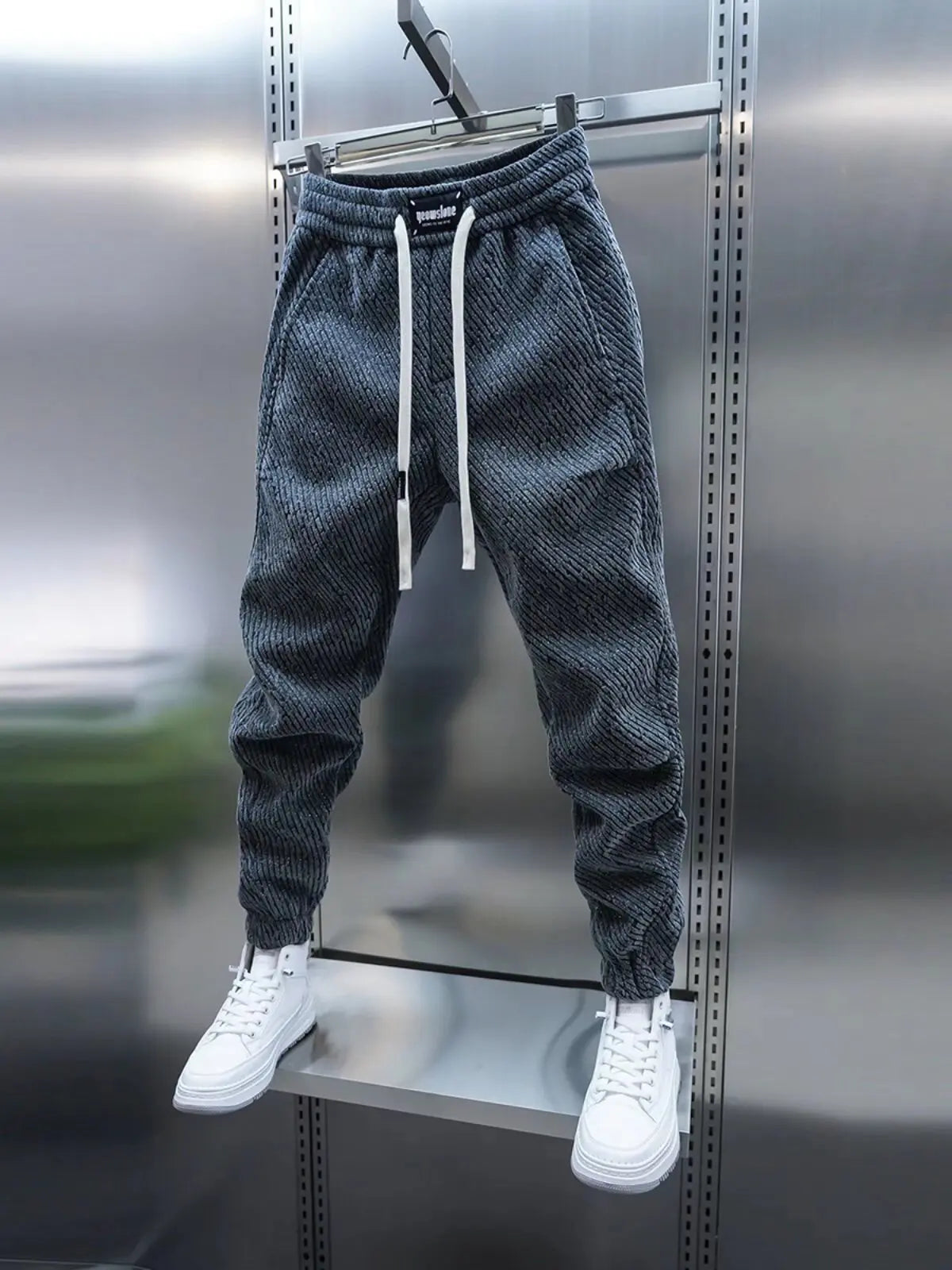 Pantalones de chándal ajustados con cintura elástica ALBI - vista de conjunto