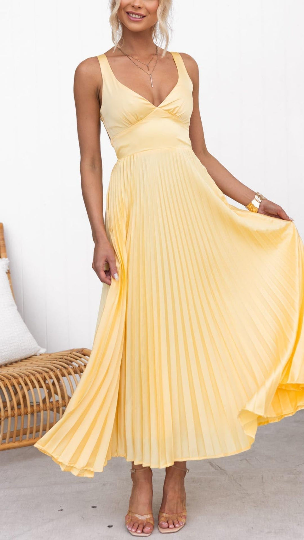 Elegante vestido largo con una caída suave ALBI - Vestidos - detalle de tejido