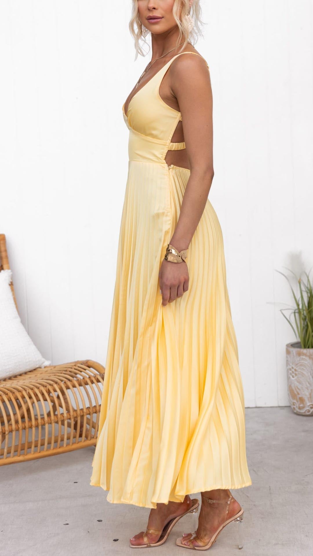 Elegante vestido largo con una caída suave ALBI - Vestidos - vista trasera