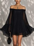 ALBI | Vestido mini negro con mangas campana y volantes, hombros al descubierto