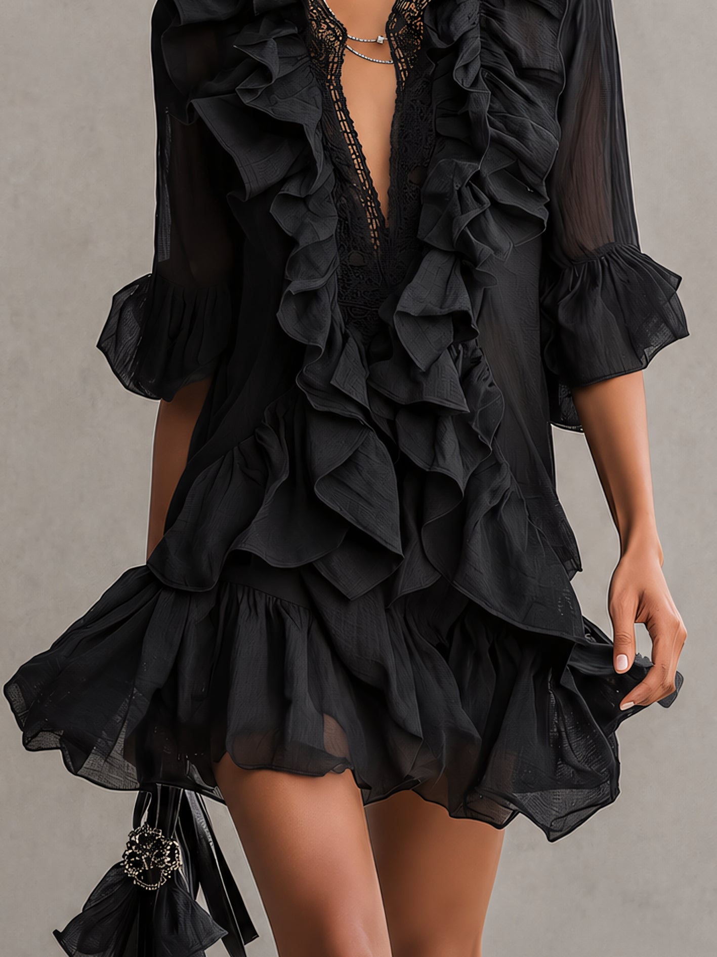 ALBI | Vestido mini de chiffón negro con volantes