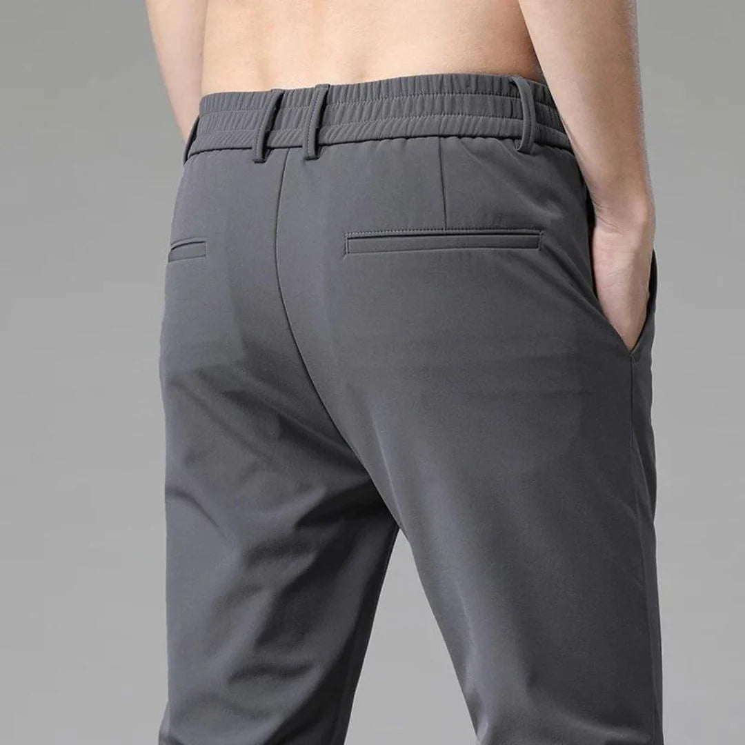 Pantalones premium de diario ALBI - puesto en modelo