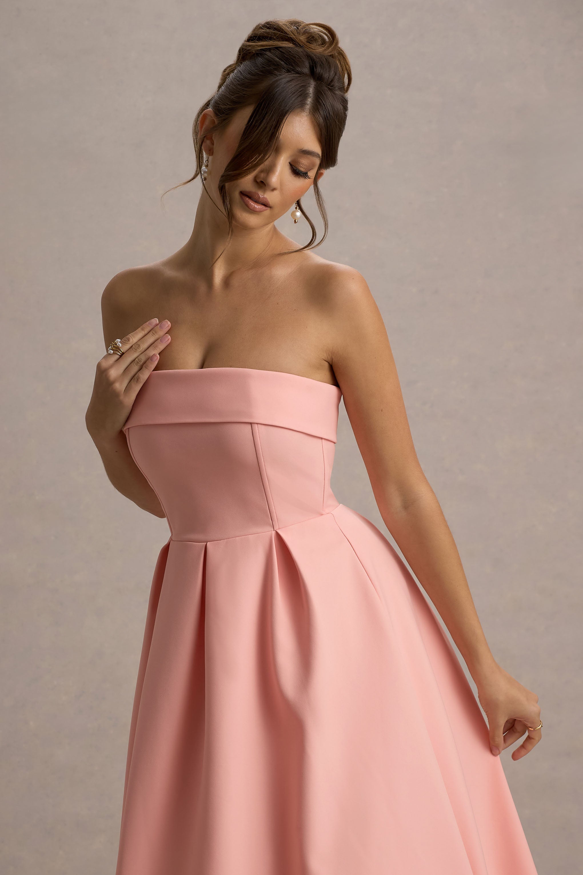 ALBI | Elegante vestido midi con escote sin hombros