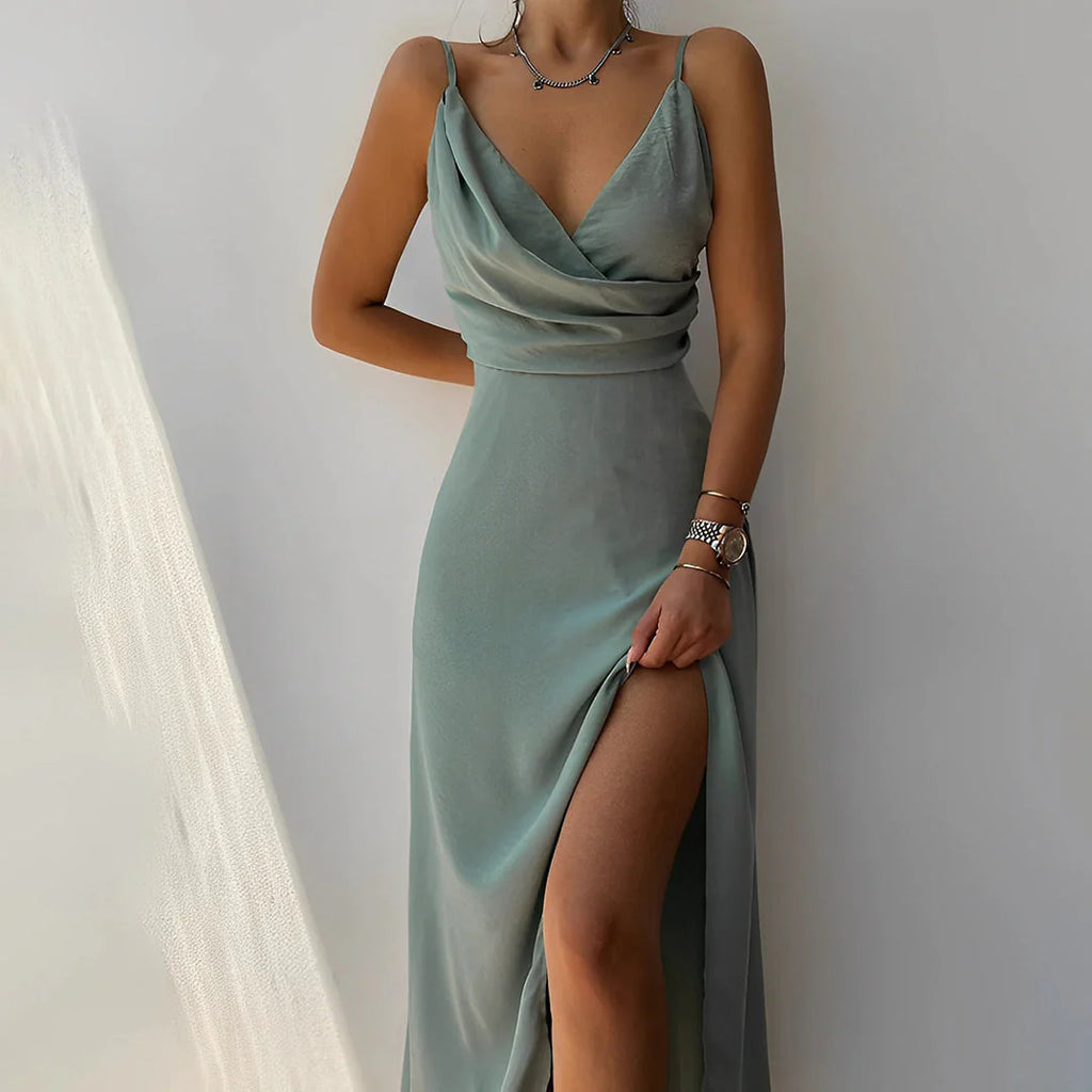Elegante vestido con apertura ALBI - Vestidos - puesto en modelo