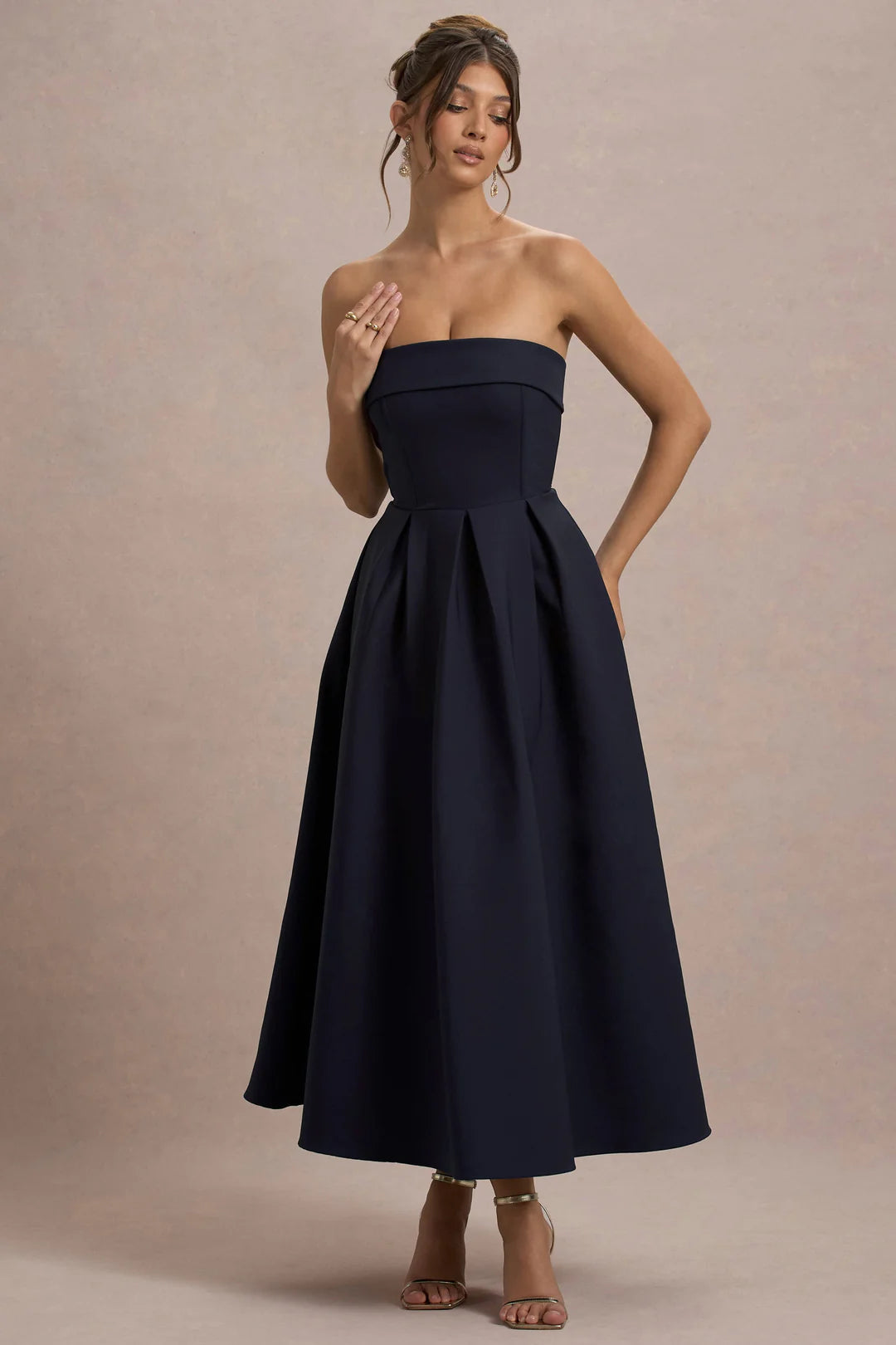 ALBI | Elegante vestido midi con escote sin hombros