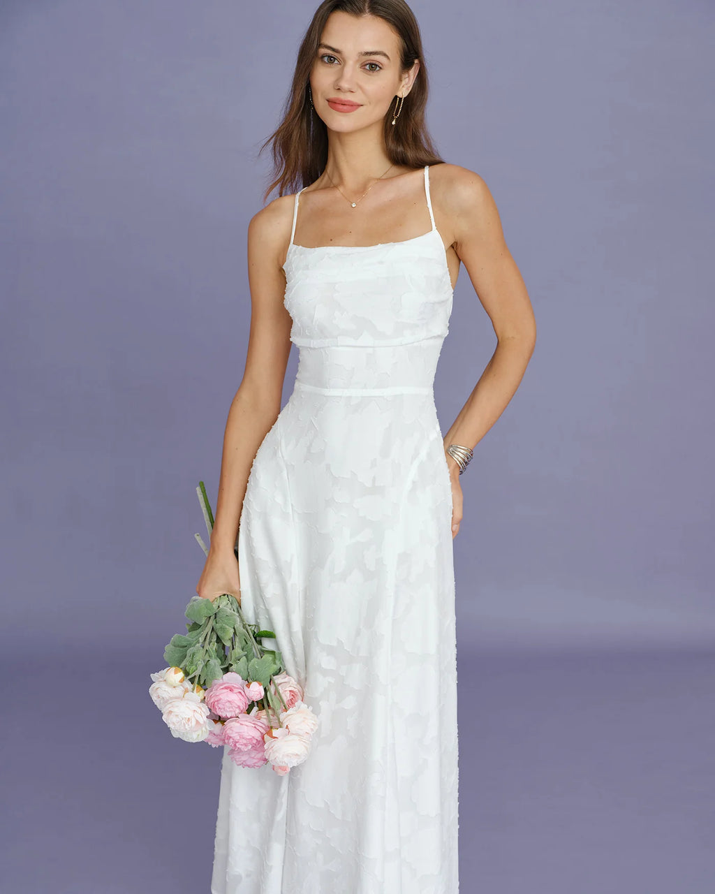 ALBI | Vestido largo lencero de jacquard blanco con cruz en forma de X