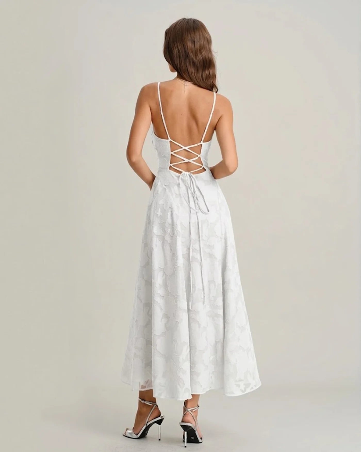 ALBI | Vestido largo lencero de jacquard blanco con cruz en forma de X