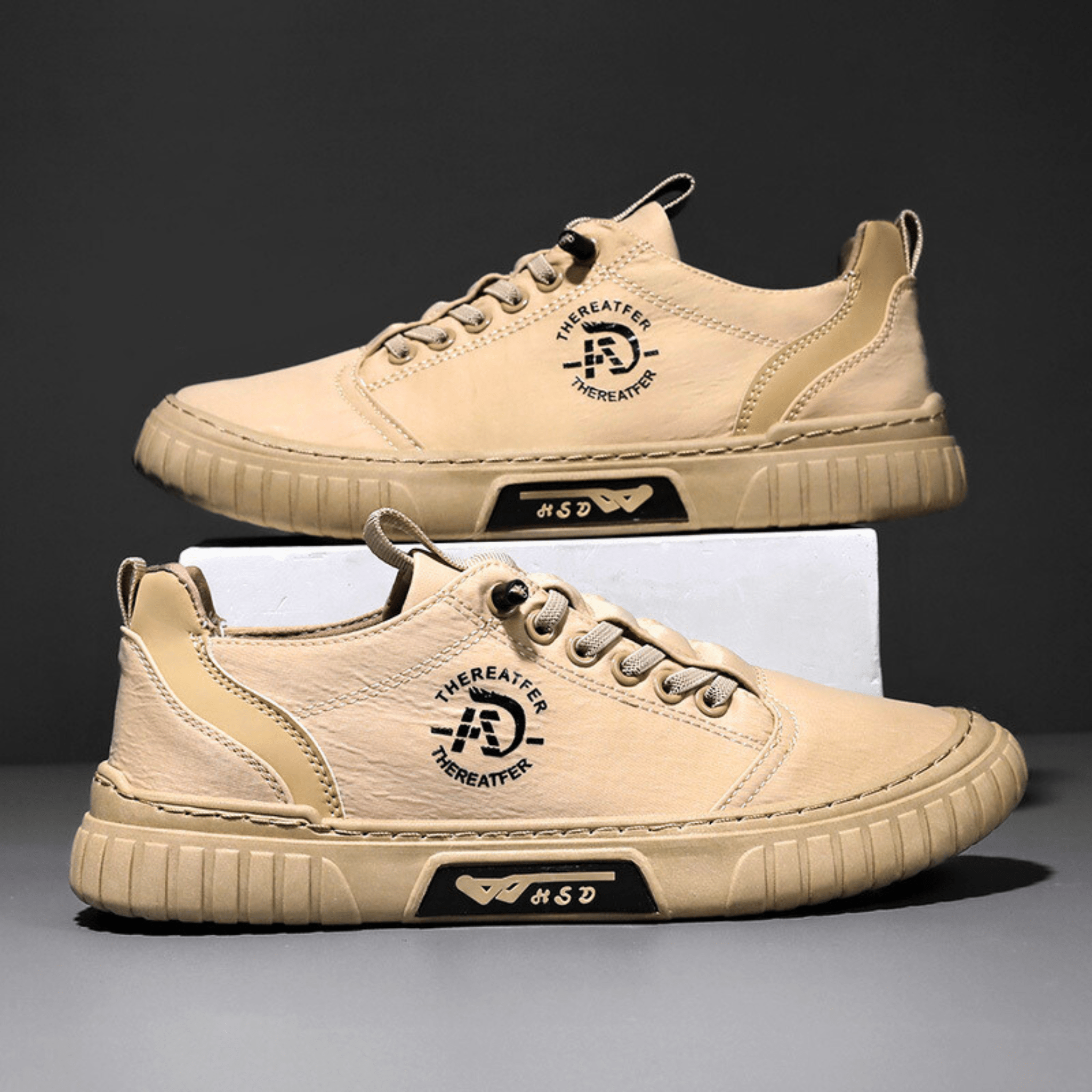 Zapatillas urbanas informales ALBI - color camel - puesto en modelo